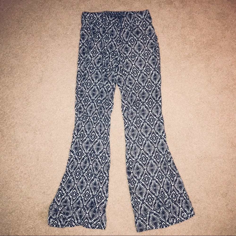 Flowy patterned pants